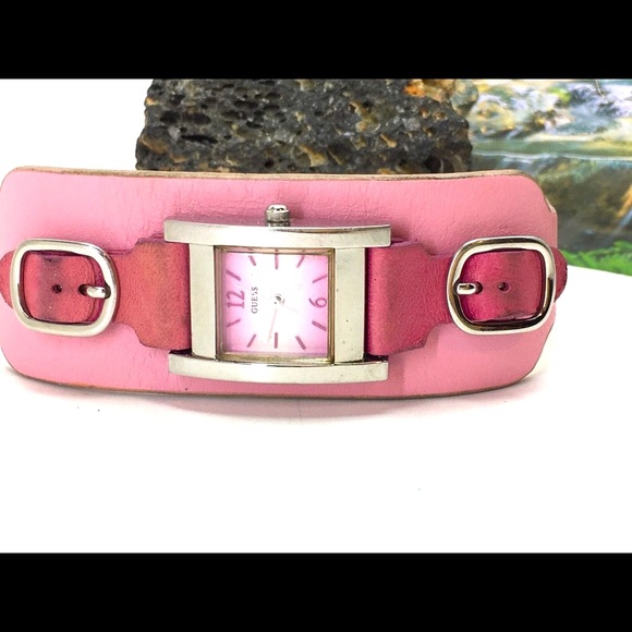 GUESS pink leather band girl watch. Kids watch - Picture 1 of 4